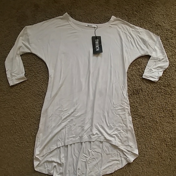 Three basic shirts - Picture 2 of 4